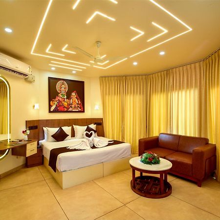 Krishnatheeram Ayur Holy Beach Resorts 바르칼라 외부 사진